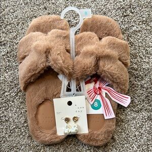 Brown Slippers + Pearl Earrings Set